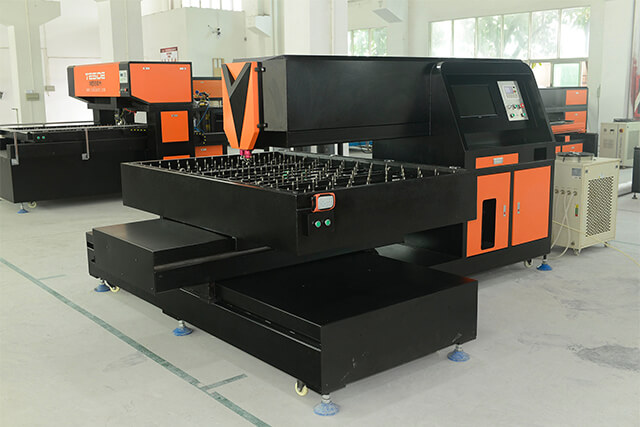 M&aacute;quina de corte e vinco de madeira a laser CNC 800W com tubo de laser 